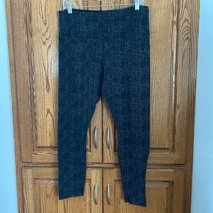 Lysse Leggings. Black Heringbone.  Size L.